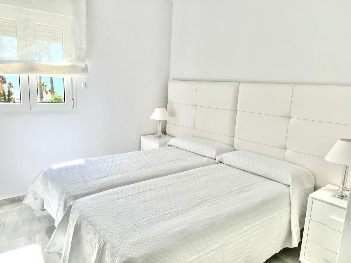 Mi Capricho 170 Beachfront Apartment Sitio de Calahonda Extérieur photo