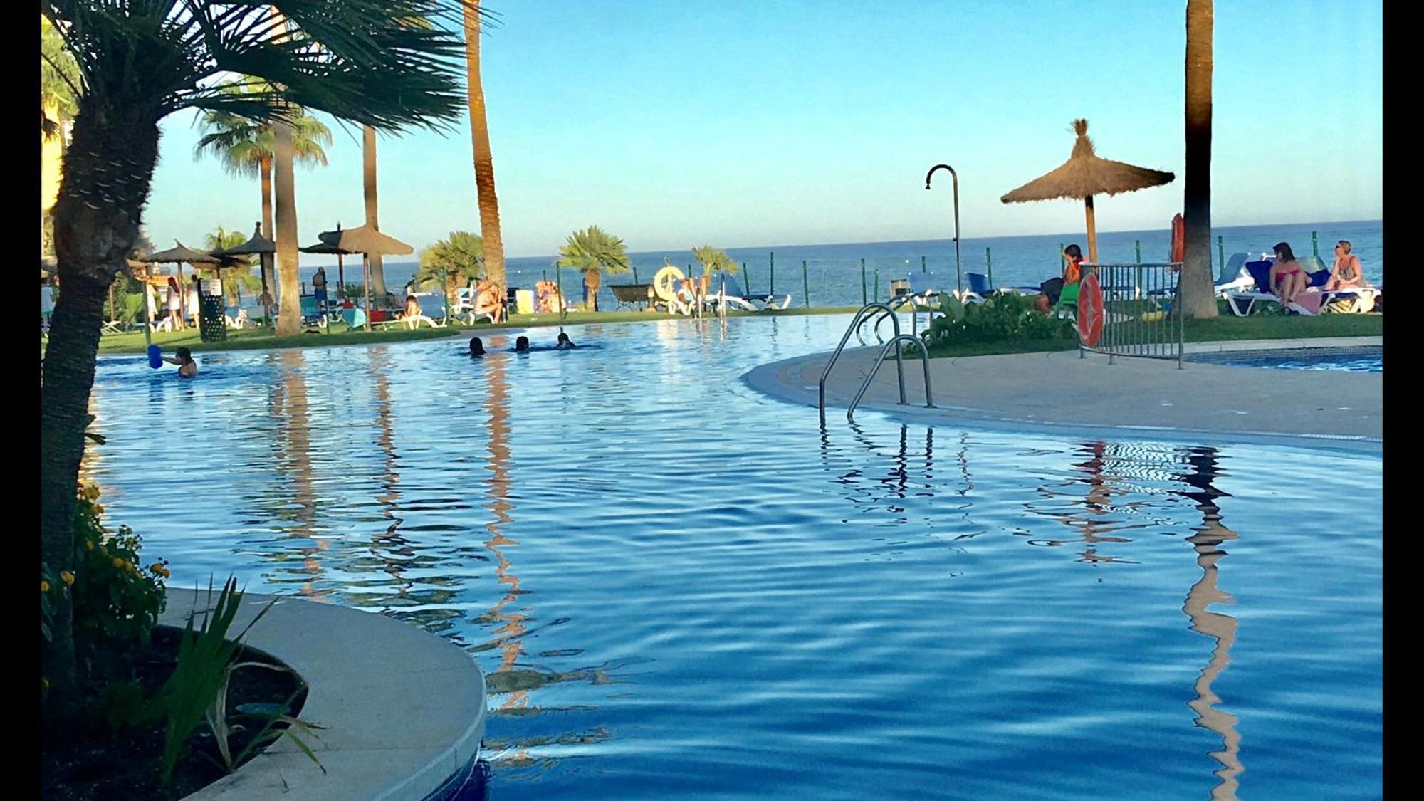 Mi Capricho 170 Beachfront Apartment Sitio de Calahonda Extérieur photo
