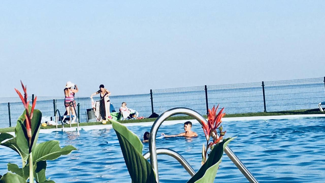 Mi Capricho 170 Beachfront Apartment Sitio de Calahonda Extérieur photo